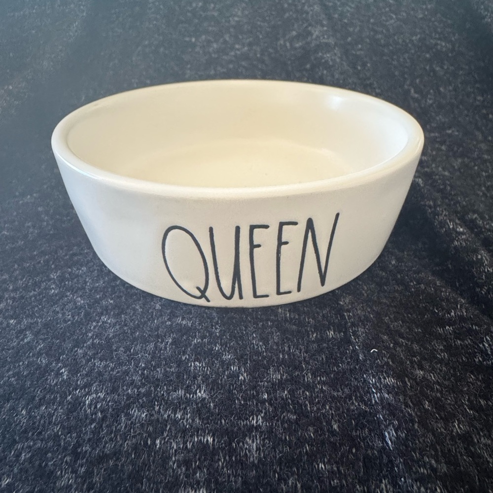 Rae Dunn Cream 'Queen' Small Pet Bowl